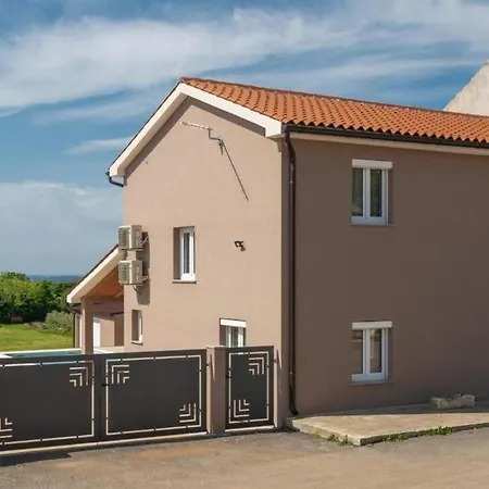 House Ester Valtura