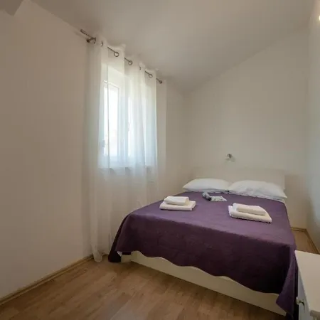 House Ester * Valtura